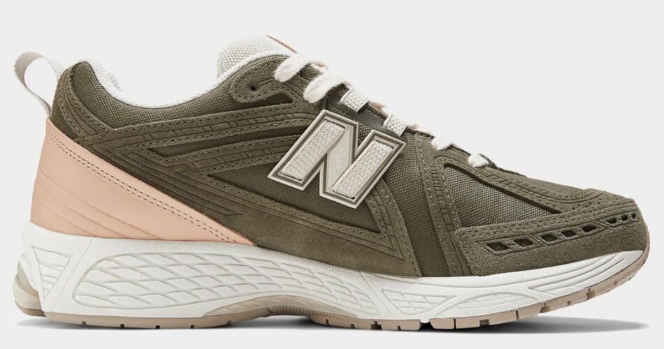 New Balance 1906R in Dark Moss New Balance Rated 5.0 out of 5 1 ReviewBased on 1 reviewClick to go to reviews $119 $155 You Save 23% ($36)