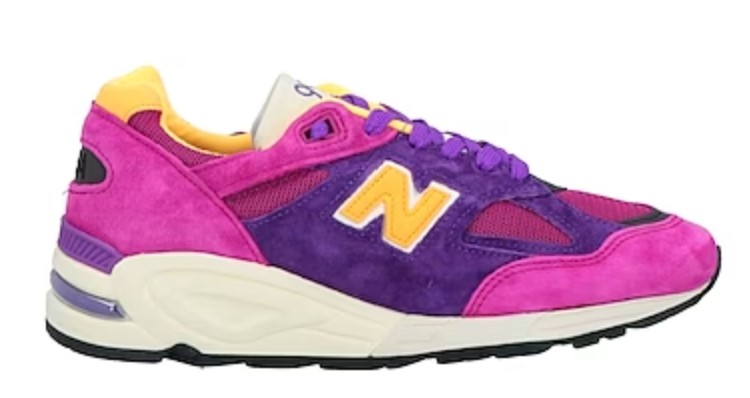 NEW BALANCE SNEAKERS NOW $ 124 Reference price $ 195 (-36%)