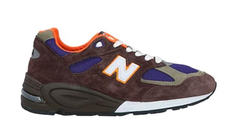 NEW BALANCE SNEAKERS NOW $ 117 Reference price $ 195 (-40%)