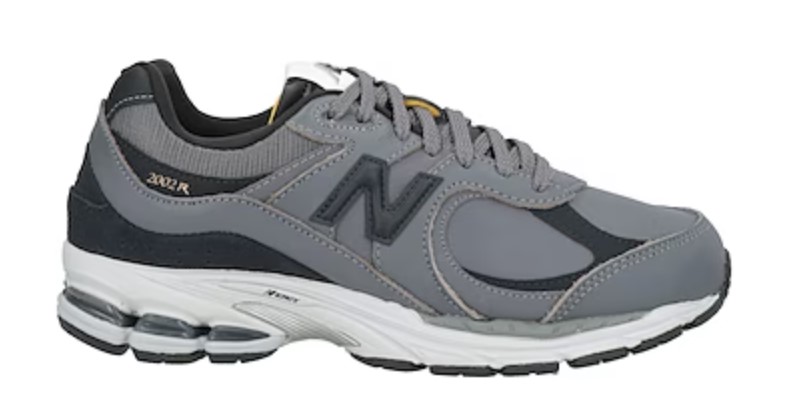 NEW BALANCE SNEAKERS NOW $ 88 Reference price $ 150 (-41%)