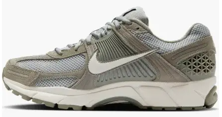 Zoom Vomero 5 Premium Sneaker (Men) Nike Men New Markdown $88.00 – $103.70Current Price $88.00 to $103.70 (Up to 45% off)Up to 45% off. $160.00 – $170.00Previous Price $160.00 to $170.00