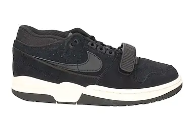 NIKE SNEAKERS NOW $ 76 Reference price $ 134 (-43%)