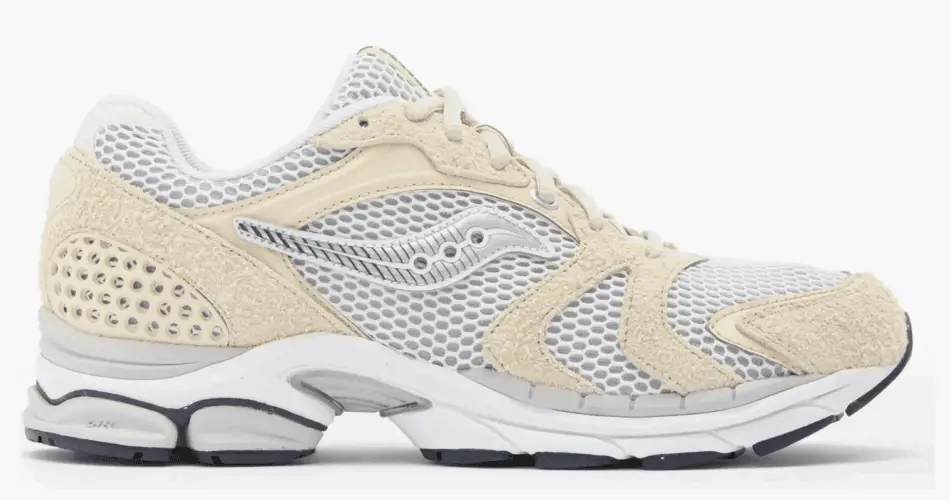 ProGrid Triumph 4 Sneaker (Men) Saucony Men $68.00Current Price $68.00 (60% off)60% off. $170.00Previous Price $170.00