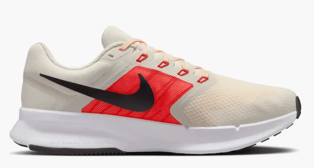 Nike Run Swift 3 Pale Ivory/ Black/ Crimson