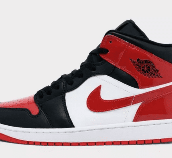 Men's Air Jordan Retro 1 Mid SE Casual Shoes $105.00 $140.00