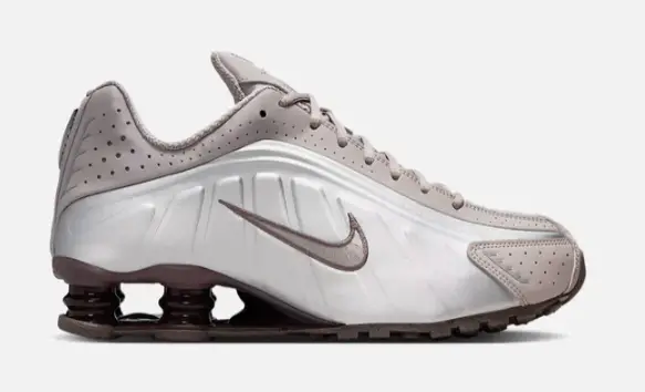 NIKE MENS LIFESTYLE SHOE SHOX R4 $155 $109.98
