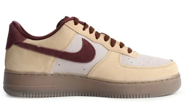 Nike AIR FORCE 1 '07 $74.99 $129.99