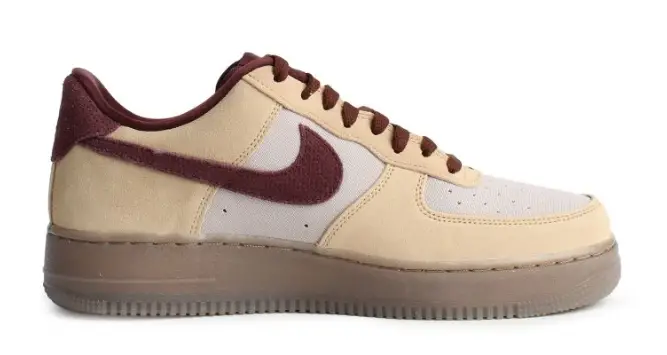 Nike AIR FORCE 1 '07 $74.99 $129.99