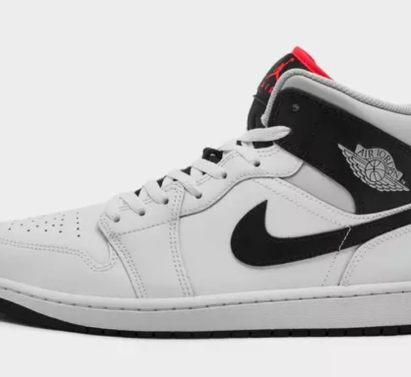 Air Jordan Retro 1 Mid Casual Shoes $70.00 $130.00