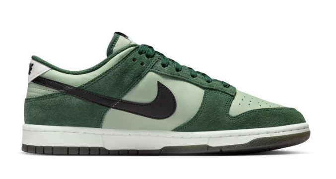 Nike DUNK LOW RETRO SE $84.99 $129.99