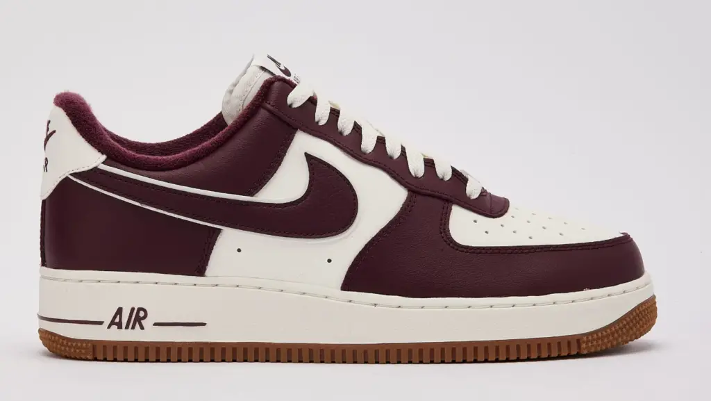 Nike Air Force 1 Low '07 LV8 Burgundy