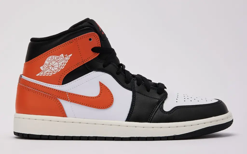 Air Jordan 1 Mid Orange/Black