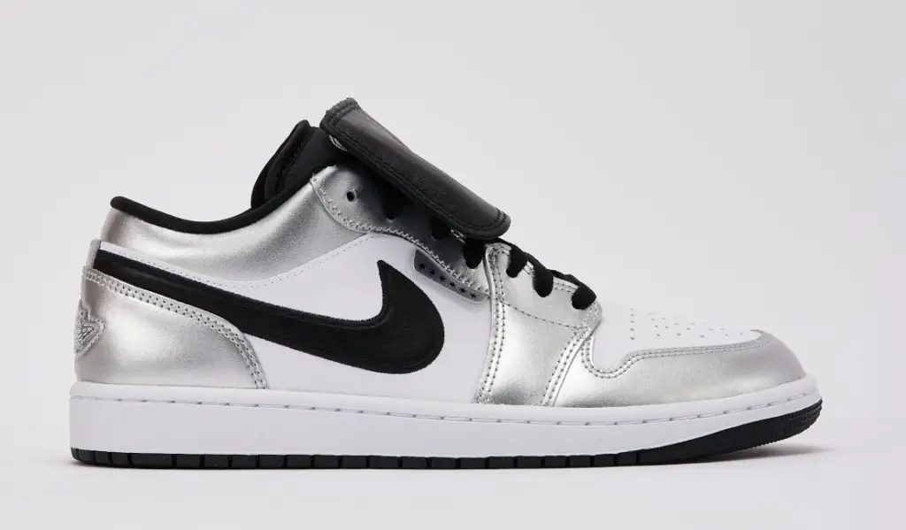 Air Jordan 1 Low SE Silver/Black