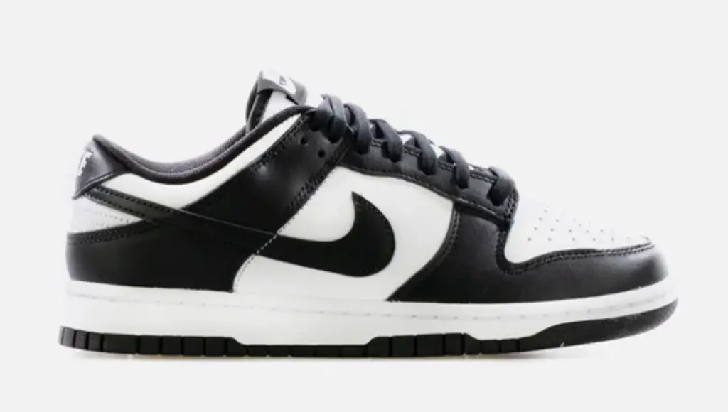 NIKE DUNK LOW BLACK/WHITE