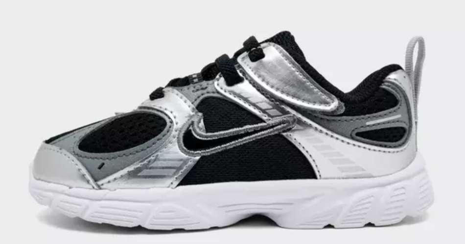 Nike V5 RNR Stretch Lace Casual Shoes $35.00 $62.00