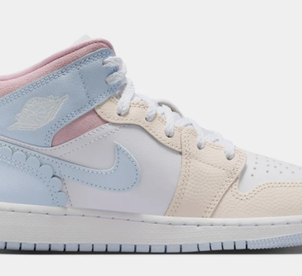 Air Jordan Mid SE Love Is In The Air Grade School Lifestyle Shoes $120.00 $ 79.97