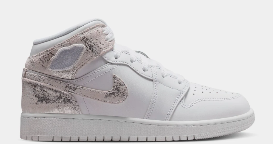 Air Jordan 1 Mid SE Grade School Lifestyle Shoes $120.00 $ 79.98