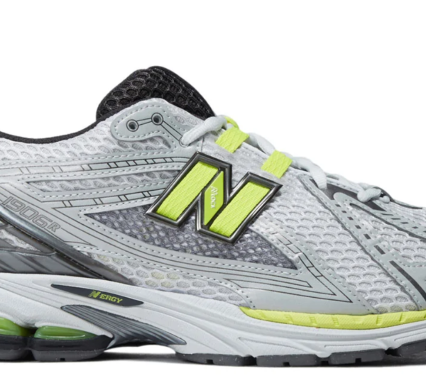 New Balance 1906R Shoes - Light Silver Metallic/Alkaline Green is $77.47 at CCS, down from $155 (50% off). Full size run at the time of scan.
