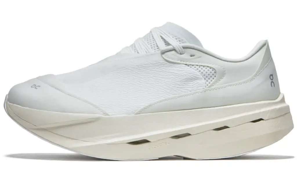 On POST ARCHIVE FACTION x On Cloudboom Volt - White/Gale
